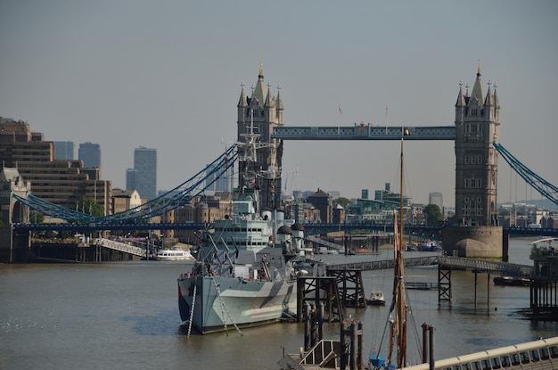 Kriegsschiff in London