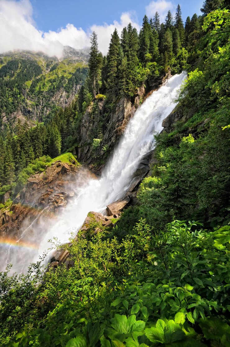 Foto krimml-wasserfälle im hochtauern-nationalpark im sommer in österreich