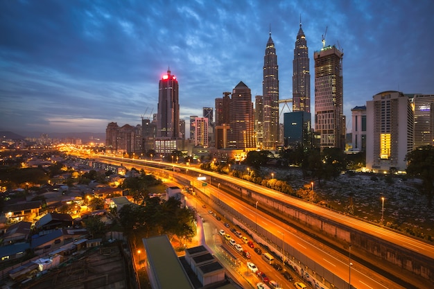 Kuala Lumpur-Stadtskyline im Sonnenuntergang