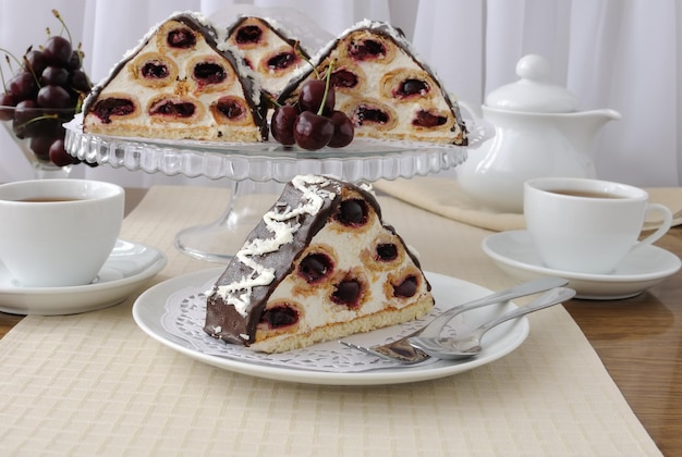 Kuchen mit Kirschen