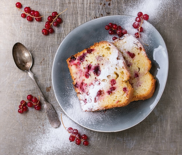 Kuchen mit roter Johannisbeere