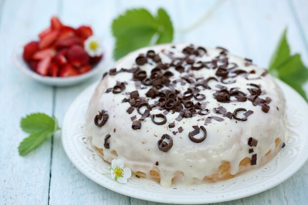 Kuchen mit Sahne und Schokolade