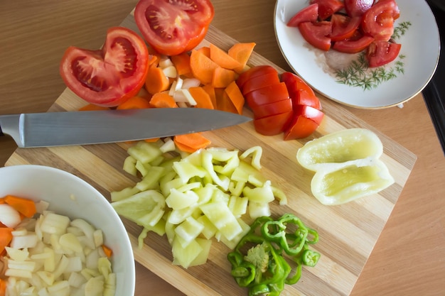 Küche voller frisches Gemüse