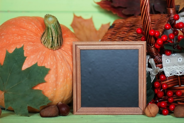 Kürbis Holztisch Herbst