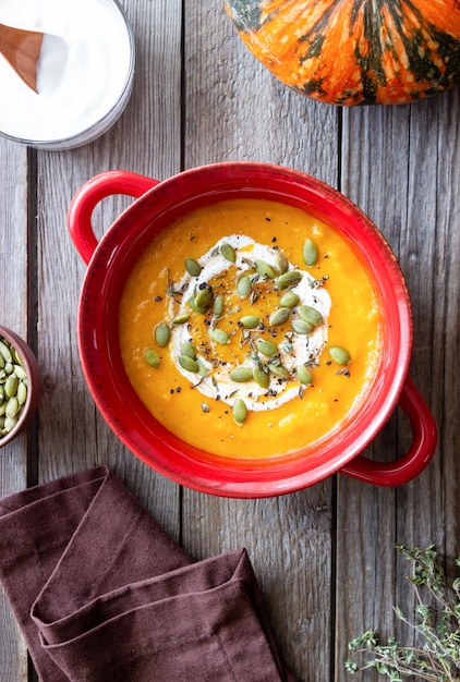 Kürbiscremesuppe mit Samen Gesunde Ernährung Vegetarische Ernährung Diät