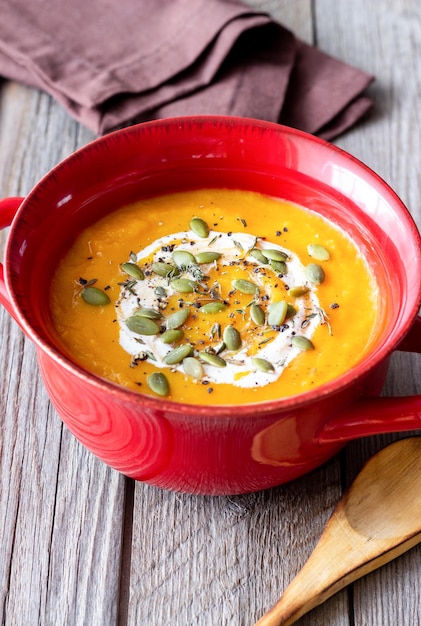 Kürbiscremesuppe mit Samen Gesunde Ernährung Vegetarische Ernährung Diät