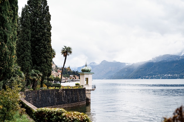 Küste der Stadt Varenna Comer See Italien