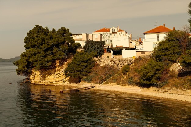 Foto küste des adriatischen meeres in dubrovnik, kroatien