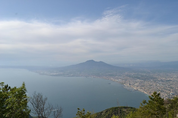 küstenansicht castellammare di stabia pflanzen bucht splash