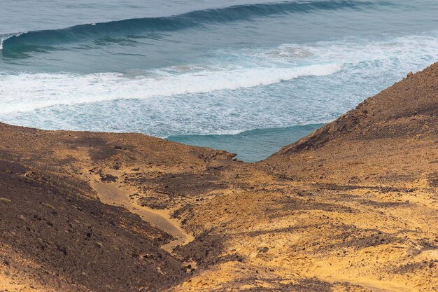 Foto küstenlinie im naturpark von jandia - parque natural de jandina - auf der insel fuerteventura