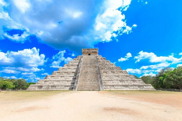 Kukulkan Pyramide in Chichen Itza Site, Mexiko