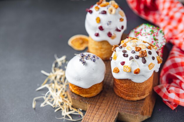 Kulich osterferien gebäck osterkuchen hausgemachtes dessert festlicher urlaub osterfest gesunde mahlzeit