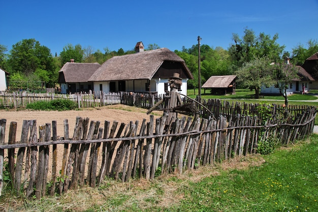 Kumrovec es una aldea tradicional croata, Croacia