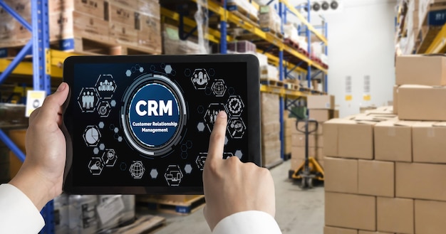 Kundenbeziehungsmanagementsystem auf modischem Computer für CRM-Geschäft