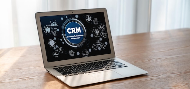 Kundenbeziehungsmanagementsystem auf modischem Computer für CRM-Geschäft