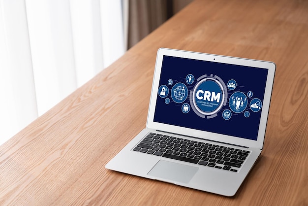 Kundenbeziehungsmanagementsystem auf modischem Computer für CRM-Geschäft