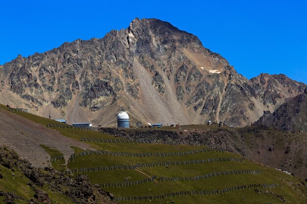 Kuppel des Observatoriums zur Beobachtung der Sterne in den Bergen des Nordkaukasus, Russland