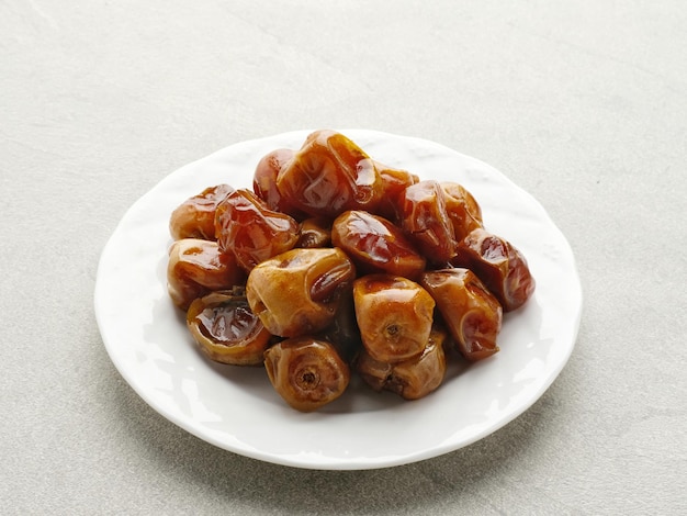 Kurma Sukari o Sukkari Dates es un tipo de fechas de Oriente Medio que suele comer durante el Ramadán