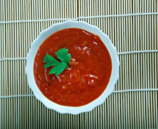 Kuwaitische Tomatensauce - Daqqus. Küche des Nahen Ostens