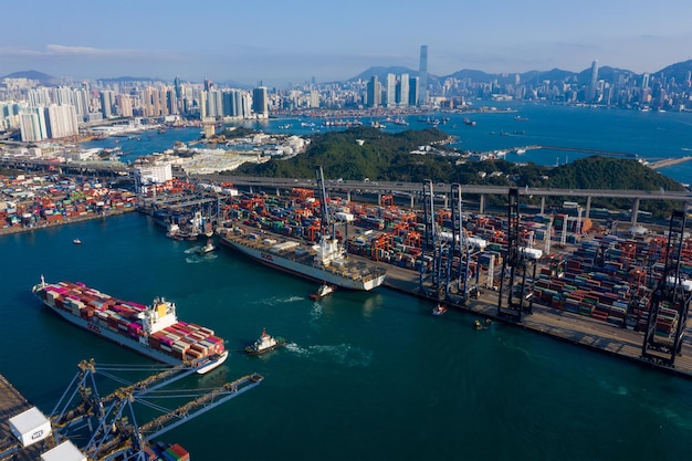 Foto kwai tsing, hong kong, 12 de febrero de 2019:- vista superior de las terminales de contenedores de kwai tsing