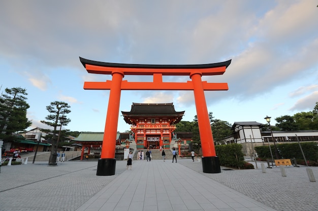 KYOTO - 1 ° de junho: Santuário Fushimi Inari Taisha Inari em Kyoto. JAPÃO 1 de junho de 2011