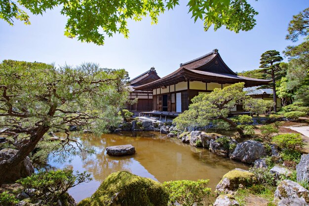 KYOTO, JAPAN - 24. Mai 2019: Ginkakuji-Tempel (Silberpavillon) und sein malerisches Gelände, Provinz Kansai, Kyoto, Japan.