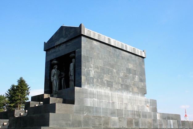 Él Monumento al Soldado Desconocido en Avala Belgrado