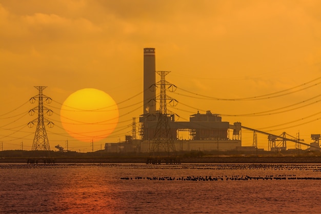 Öl- und Gasraffinerie industriell, Kraftwerk