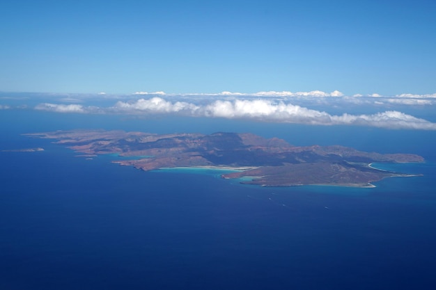 La paz baja california sur mexico luftpanorama vom flugzeugblauen meer