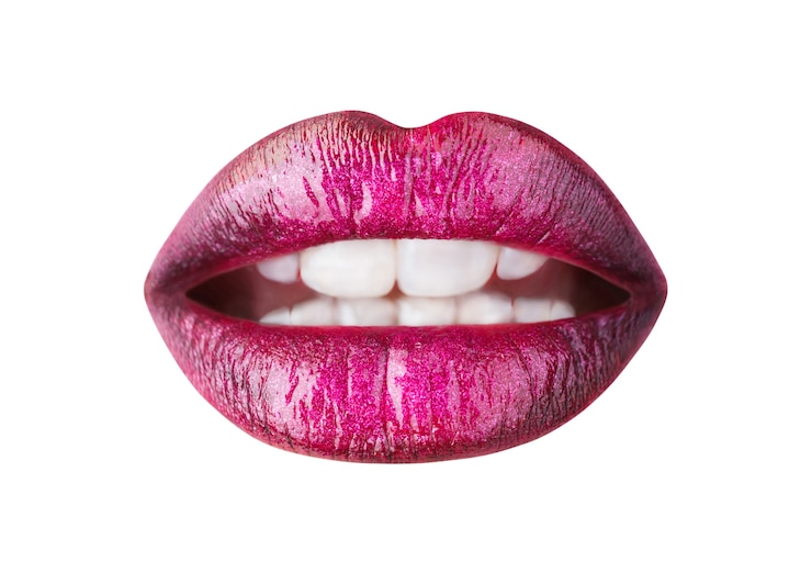 Foto labios de retrato, lápiz labial o brillo de labios. lápiz labial hermoso, brillo de labios de belleza. de cerca, macro con labios, boca. labios sensuales, cuidado de los labios. boca sensual, maquillaje hermoso, maquillaje sexy.