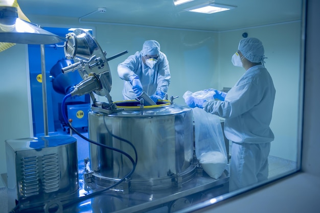 Laboratorio y producción de medicamentos para medicina y covid19.