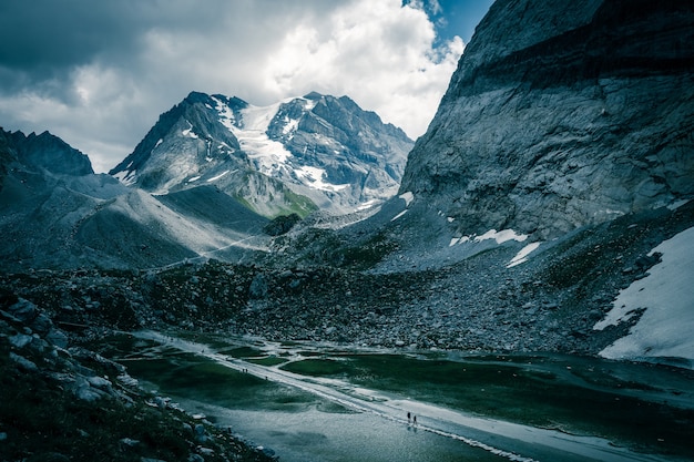 Lac des vaches no parque nacional de vanoise