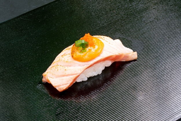 Lachs brennt Sushi