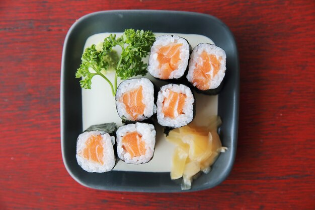 Lachs Maki Sushi