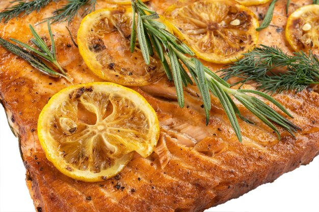 Lachs mit Zitronensteak dekoriert mit Rosmarin Makro