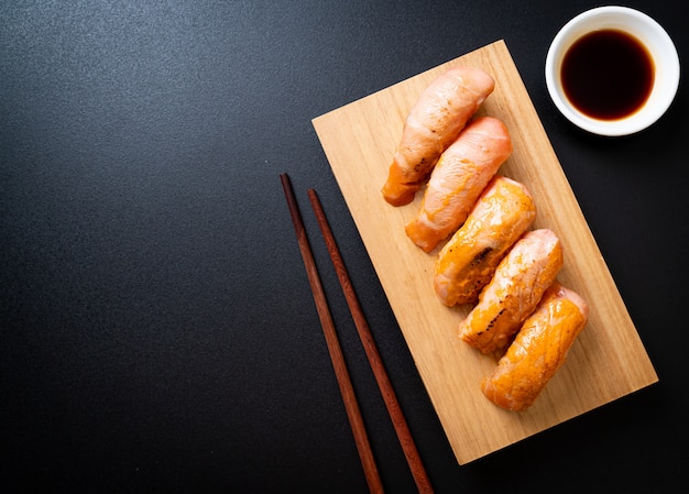 Lachs verbrannte Sushi