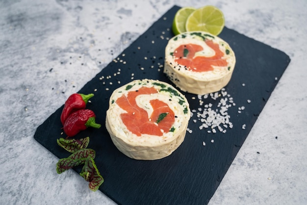 Lachsbrötchen mit Mozzarella Halbfertiggericht