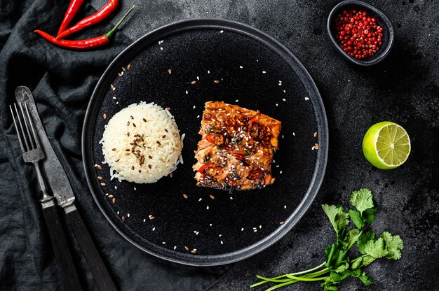 Lachsfilet mit Teriyaki-Sauce