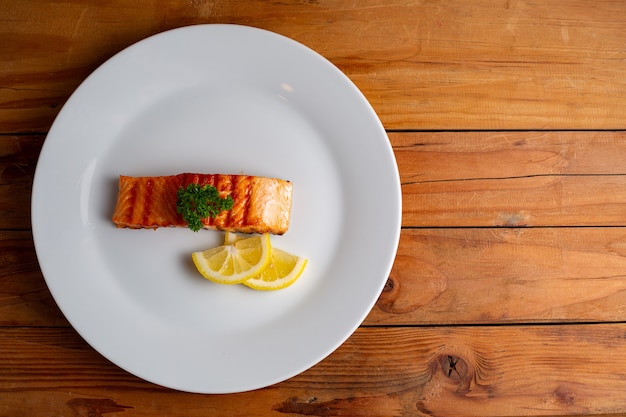 Lachsfisch japansee Essen auf dem Tisch