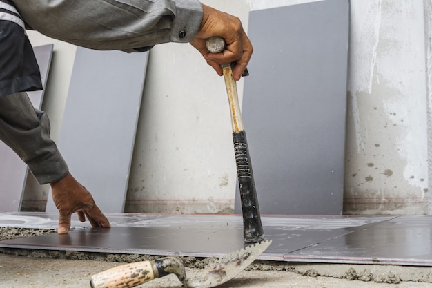 Foto ladrilhos de trabalhadores