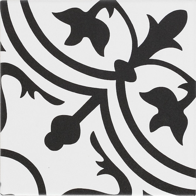 Ladrillo floral blanco y negro