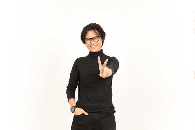 Lächeln und Friedenszeichen des hübschen asiatischen Mannes zeigend, Isolated On White Background