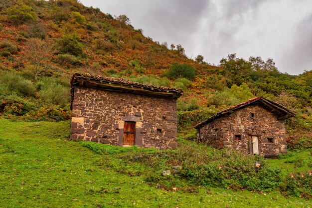 Ländliche Landschaften im Landesinneren von Asturien