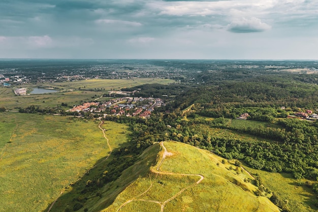 Ländliche Sommerlandschaft