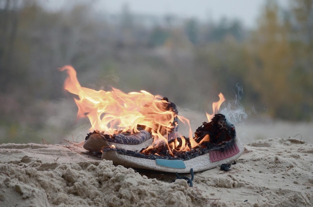 Foto lagerfeuer am strand