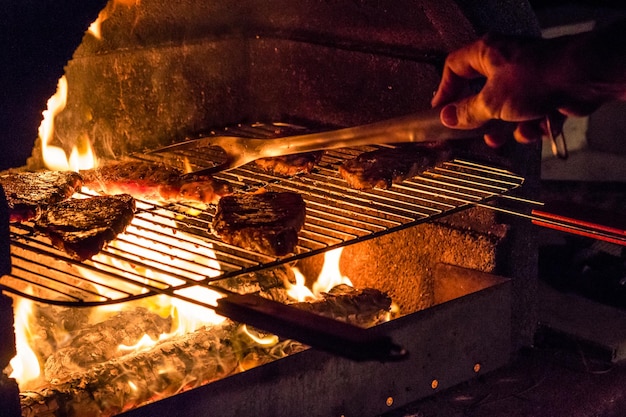 Lagerfeuer im Dunkeln
