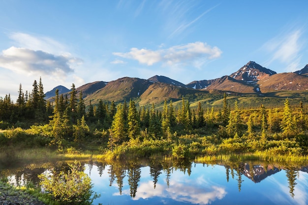 lago en alaska