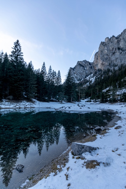 Foto lago alpin mountain grüner veja na áustria