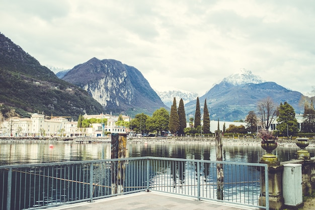 Foto lago alpino garda