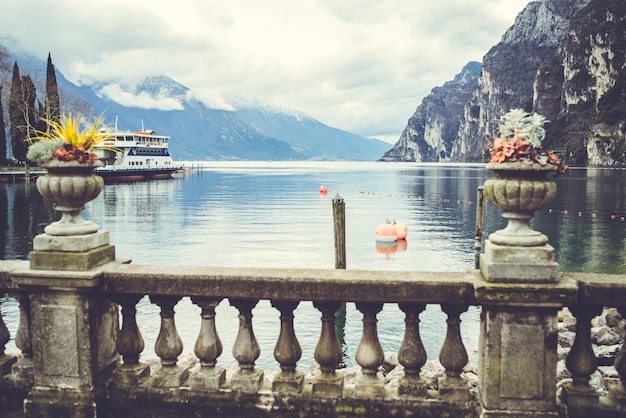 Foto lago alpino garda